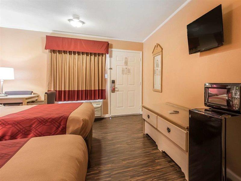 Econo Lodge Cornersville Eksteriør bilde
